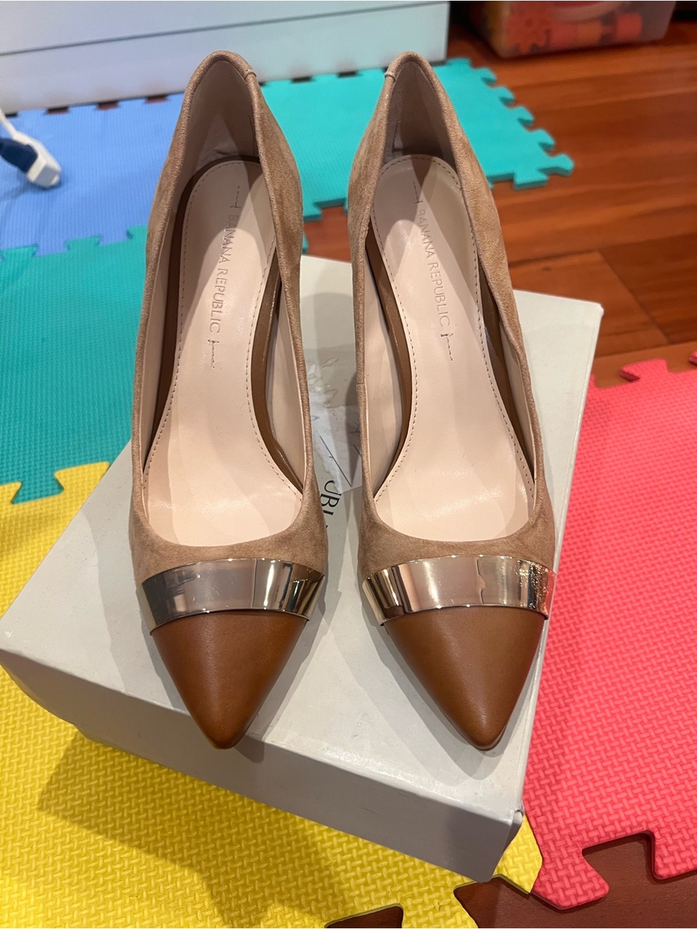 Banana Republic Two-Tone Brown Pointed Toe Pumps with Metallic Band
